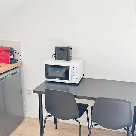 Apartman Cozy Paris Gateway Studio With Free Parking
